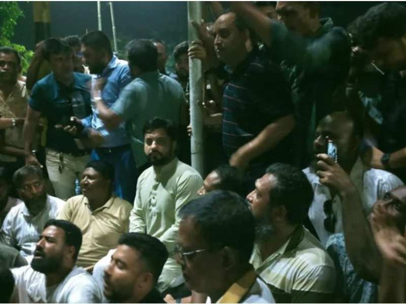ishraq hossain demands adviser resignation