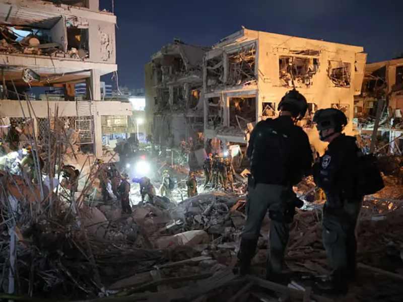 israel under missile attack houthi iran strikes