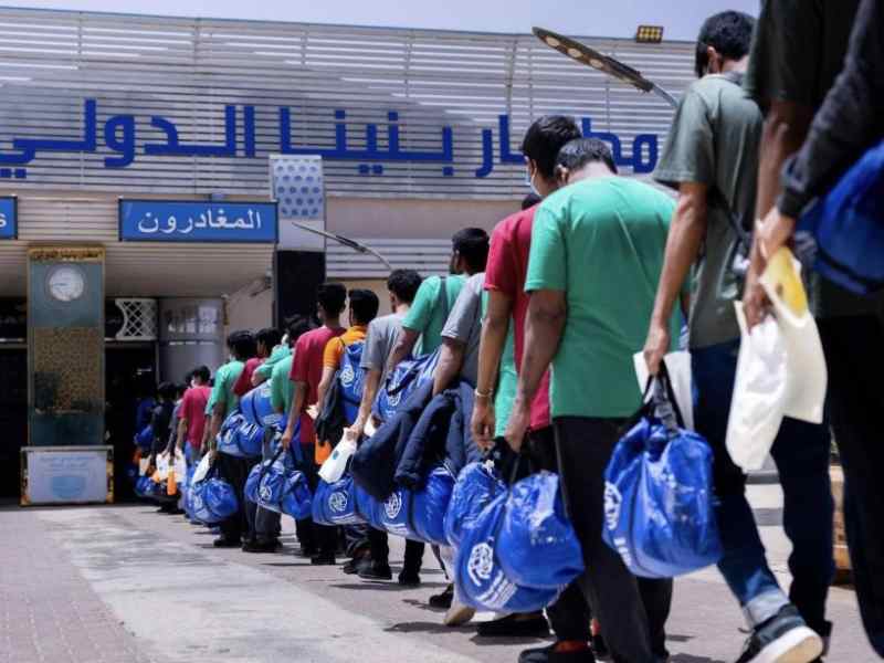 bangladeshi workers return from libya