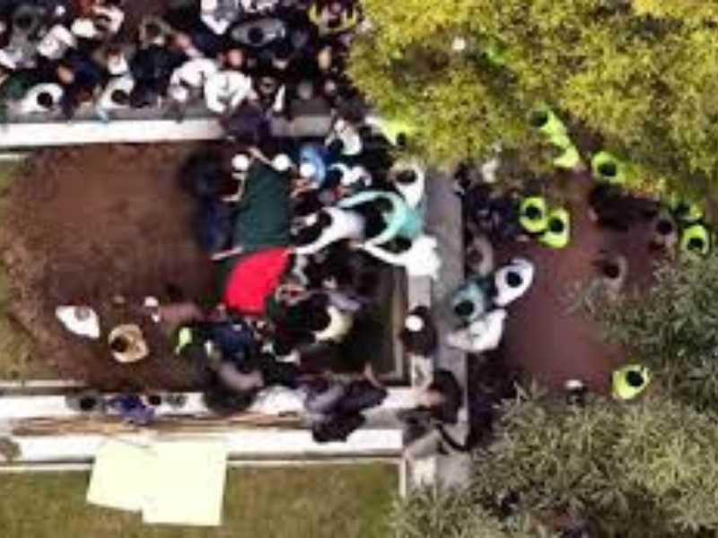 Sharif Osman Hadi burial du nazrul grave