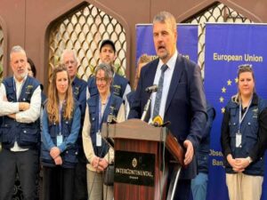 nirbachon eu parjobekho