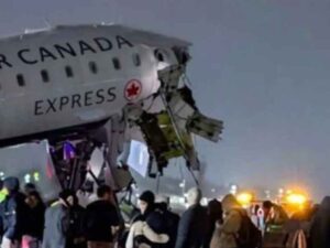 new-york-laguardia-aircraft-vehicle-collision