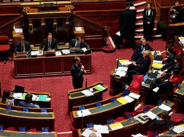 france-immigration-detention-center-law