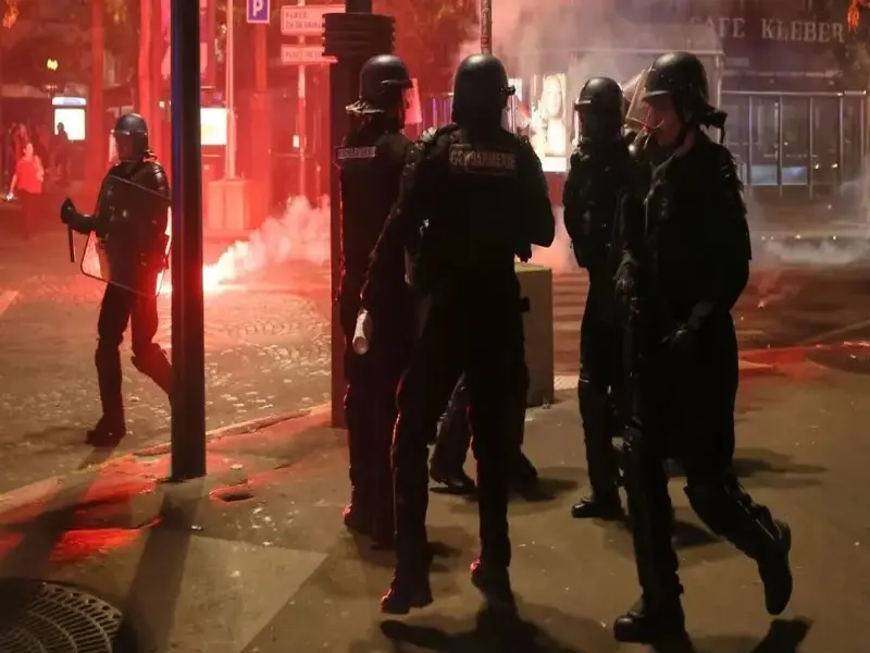 psg-fans-celebration-paris-violence