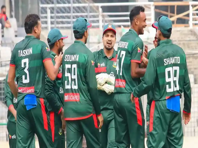 bangladesh-vs-australia-3rd-odi-cooper-connolly