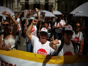portugal-general-strike-lisbon-june