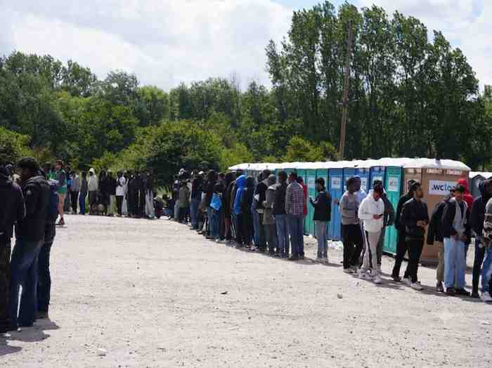 france-calais-migrant-clash