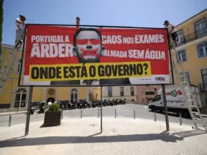 lisbon-police-seize-chega-political-billboard