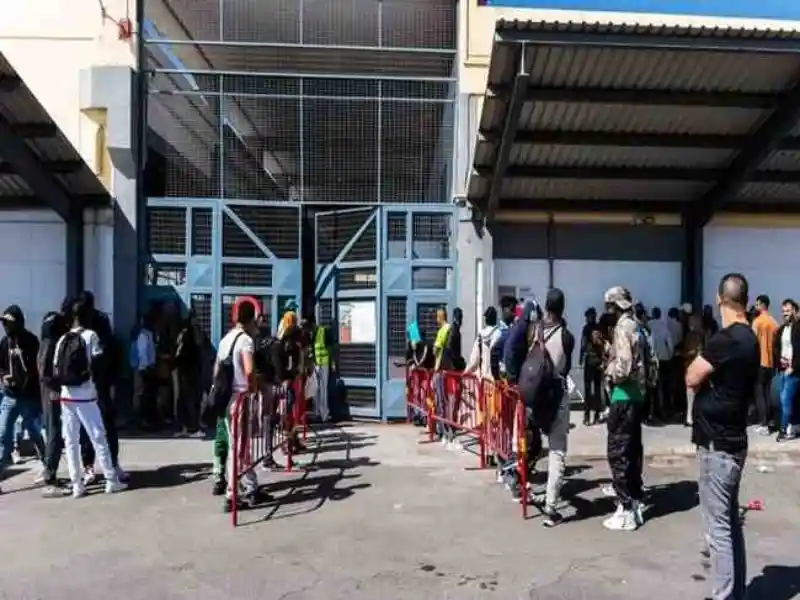spain migrants-work-permit-2026