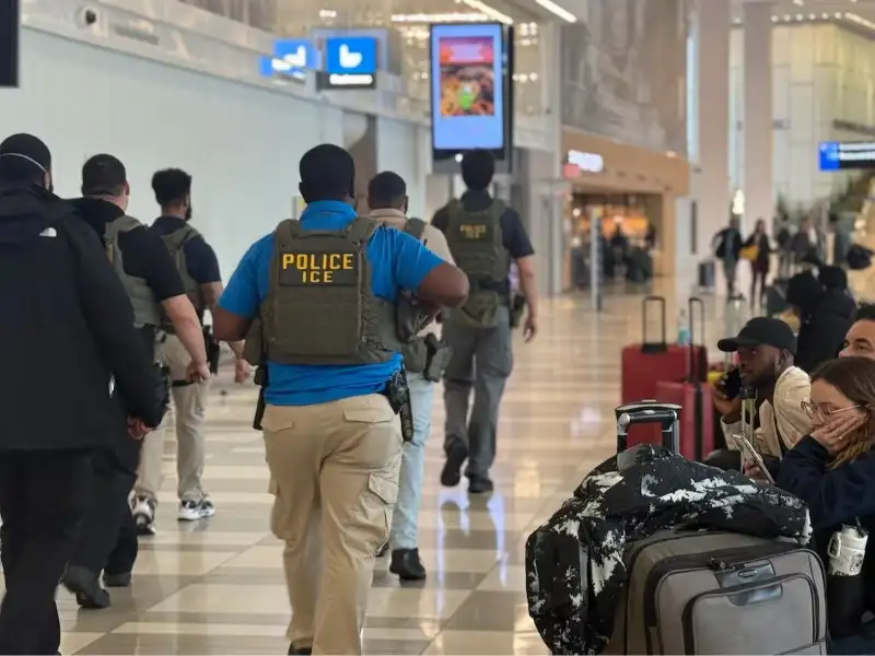us-airport-immigration