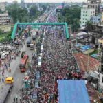 আট দফা দাবিতে রংপুর অভিমুখে ১১ দলের লংমার্চ শুরু