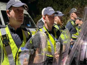 portsmouth-anti-immigration-protest-face-covering-ban