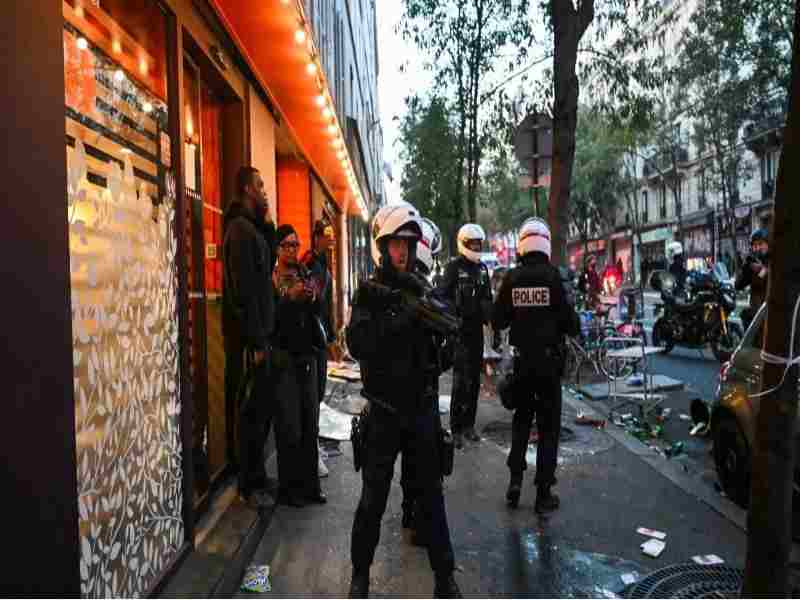paris partial curfew protest ban